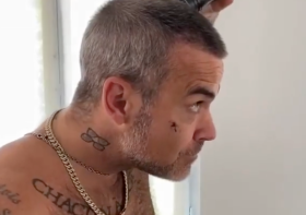 Robbie Williams' £22 hair thickening buy fans 'can't live without' is now on sale